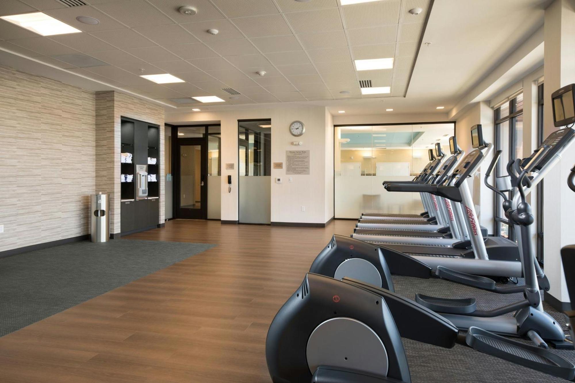 Courtyard By Marriott Russellville Buitenkant foto